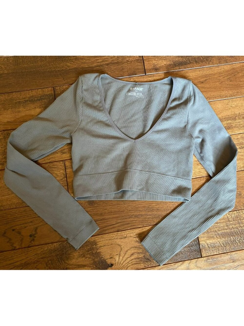 Garage Women's Gray Ribbed Long Sleeve V-Neck Cropped Top